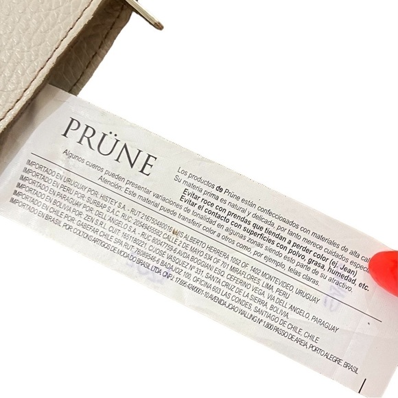 Prune ivory 100% pebble leather purse with zipper closure contrast tan buckles - Picture 6 of 9